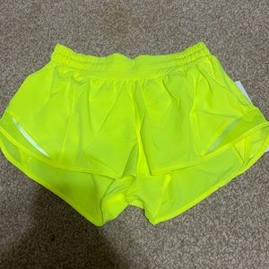 Lululemon hotty hot LR short 2.5” *Lined